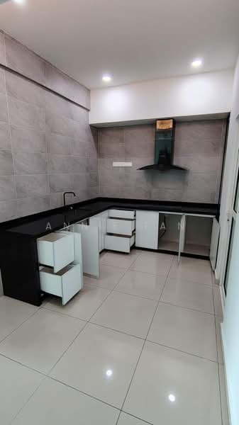 Kondominium untuk Disewa di Solaria Residences - Annie Tan - Kitchen - PropertyGuru.com.my
