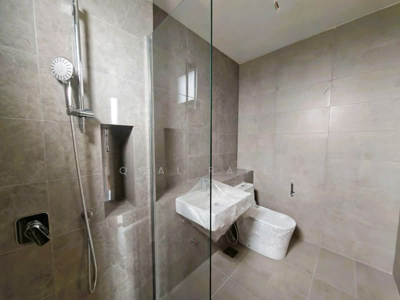 Semi-Detached House for Sale in Telok Panglima Garang (Selangor) - Iqbal Rafei - Bathroom - PropertyGuru.com.my