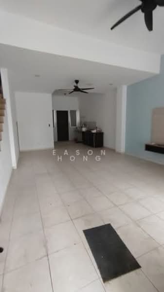 Tanah Kediaman untuk Disewa di Puncak Alam (Selangor) - Eason Hong - Living Room - PropertyGuru.com.my