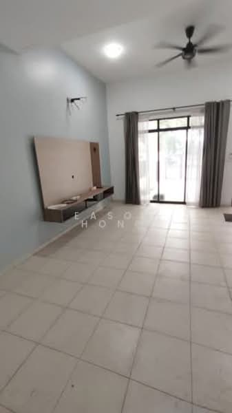 Tanah Kediaman untuk Disewa di Puncak Alam (Selangor) - Eason Hong - Living Room - PropertyGuru.com.my
