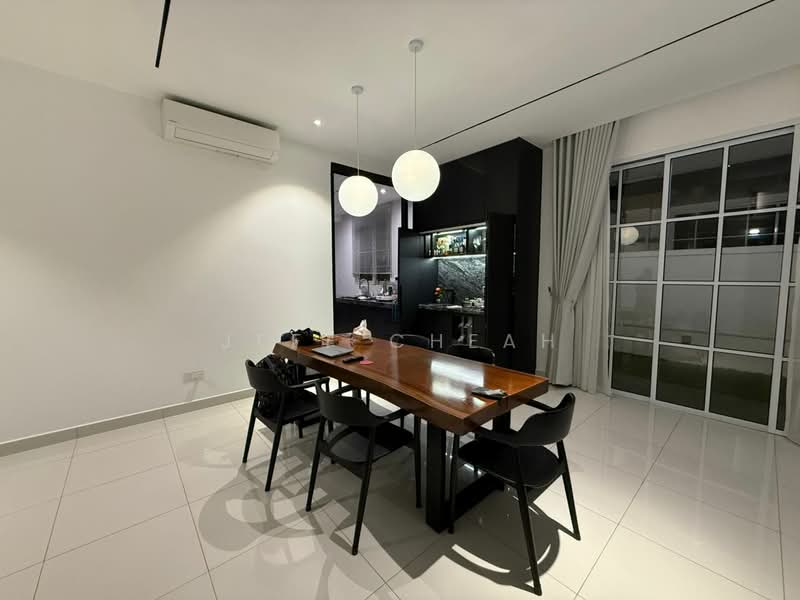 Rumah Berkembar untuk Dijual di Eco Majestic (Semenyih) - Jeff Cheah - Dining Room - PropertyGuru.com.my