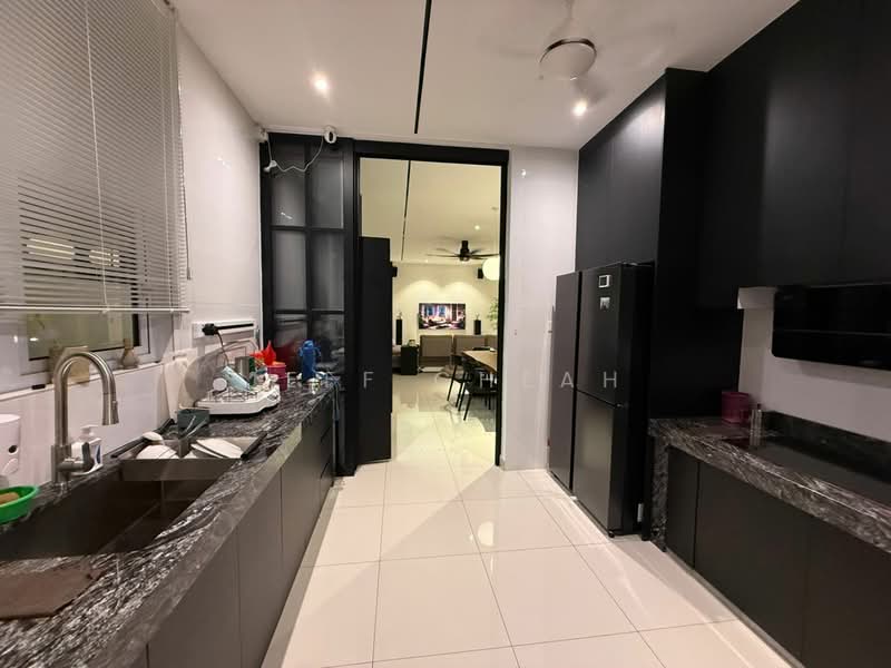 Rumah Berkembar untuk Dijual di Eco Majestic (Semenyih) - Jeff Cheah - Kitchen - PropertyGuru.com.my