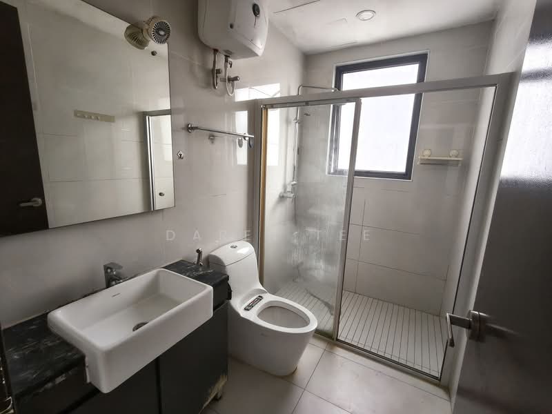 Kondominium untuk Disewa di Royal Strand @ Country Garden Danga Bay - Daren Tee - Bathroom - PropertyGuru.com.my