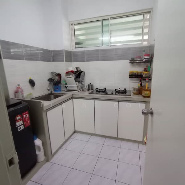 Pangsapuri untuk Dijual di Halaman Kristal - Elaine Ooi - Kitchen - PropertyGuru.com.my
