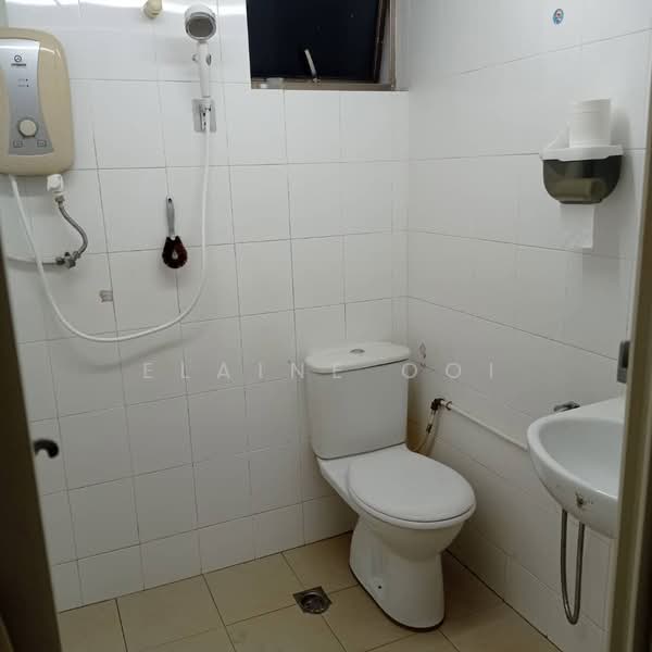 Pangsapuri untuk Dijual di Halaman Kristal - Elaine Ooi - Bathroom - PropertyGuru.com.my