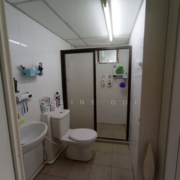 Pangsapuri untuk Dijual di Halaman Kristal - Elaine Ooi - Bathroom - PropertyGuru.com.my