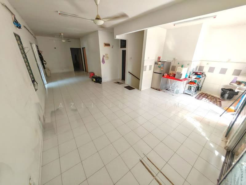 Rumah Bandar untuk Dijual di Selayang (Selangor) - Azli Ibrahim - Living Room - PropertyGuru.com.my
