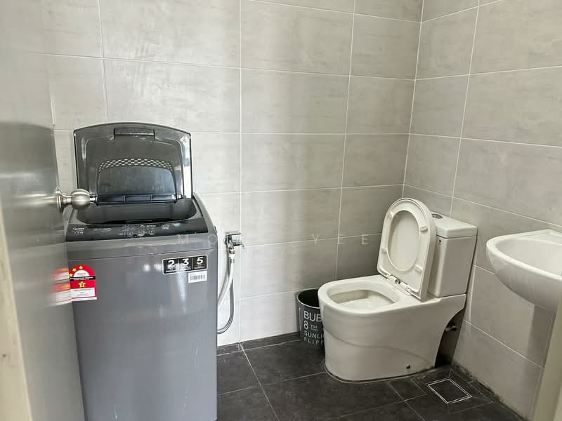 Servis Apartment untuk Disewa di B11 Parkland Residence - Moon Yee - Bathroom - PropertyGuru.com.my