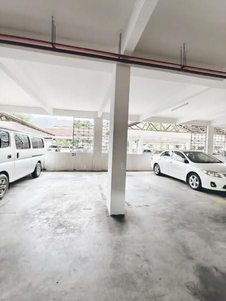Kondominium untuk Dijual di Aseana Puteri - Shanice Low - Car Park - PropertyGuru.com.my