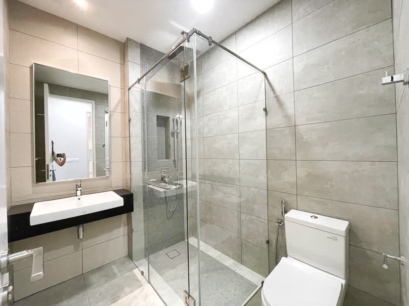 Servis Apartment untuk Disewa di The Sentral Suites - Alice Lim - Bathroom - PropertyGuru.com.my