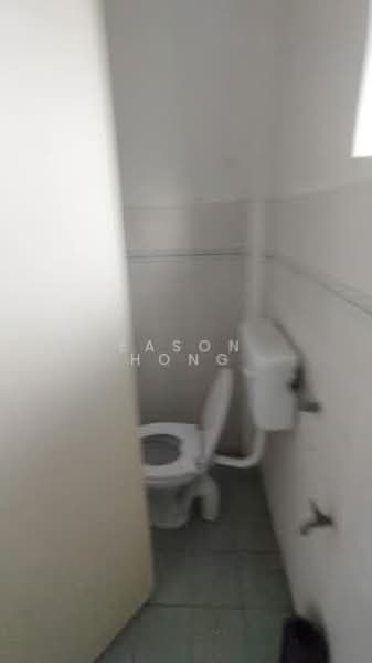 Pangsapuri untuk Disewa di Astana Alam Apartment 1 - Eason Hong - Bathroom - PropertyGuru.com.my