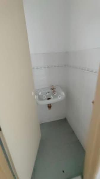 Pangsapuri untuk Disewa di Astana Alam Apartment 1 - Eason Hong - Bathroom - PropertyGuru.com.my