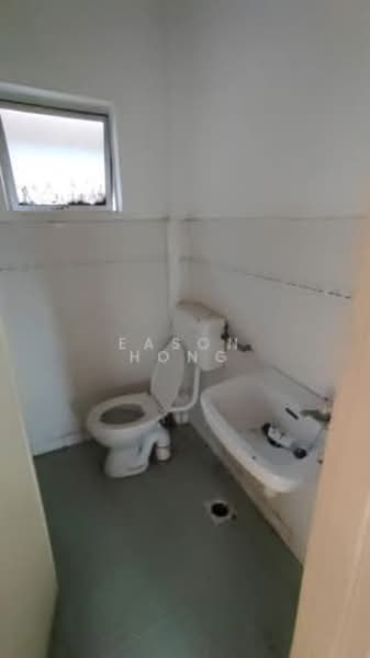 Pangsapuri untuk Disewa di Astana Alam Apartment 1 - Eason Hong - Bathroom - PropertyGuru.com.my
