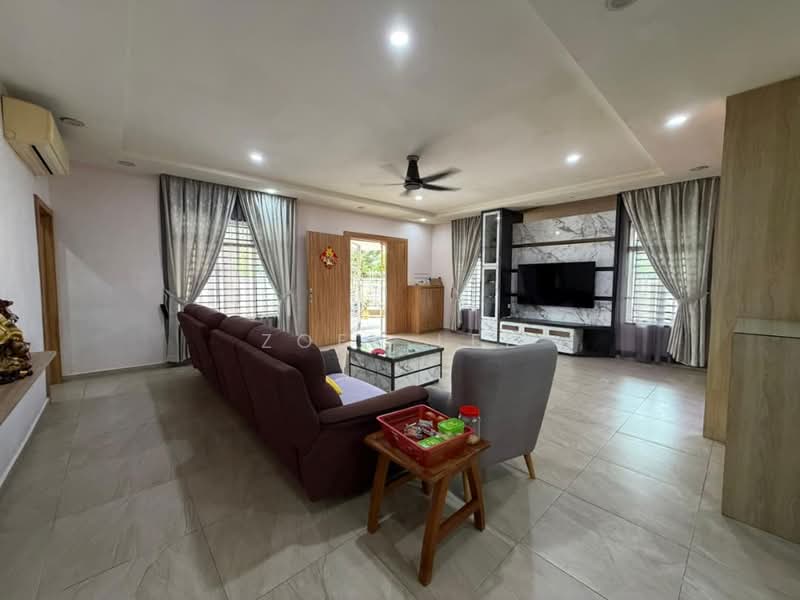 1-storey Terraced House for Sale in Taman Puteri Wangsa (Ulu Tiram) - Zoey Lee - Living Room - PropertyGuru.com.my