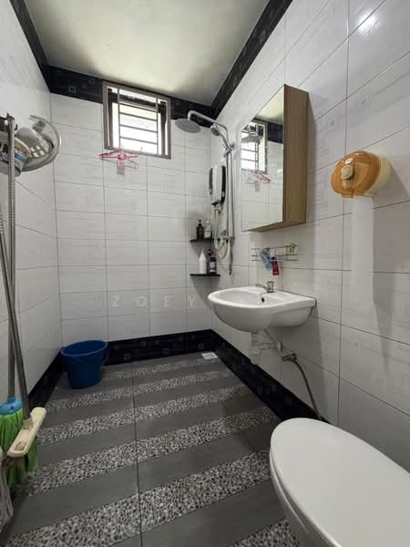 1-storey Terraced House for Sale in Taman Puteri Wangsa (Ulu Tiram) - Zoey Lee - Bathroom - PropertyGuru.com.my