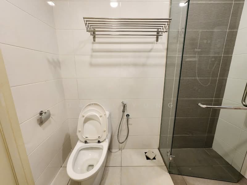 Servis Apartment untuk Disewa di Crest Residence - DARYL YONG - Bathroom - PropertyGuru.com.my