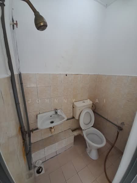 Flat for Rent at Vista Shop Apartment (Damansara Damai) - Johnny Tai - PropertyGuru.com.my