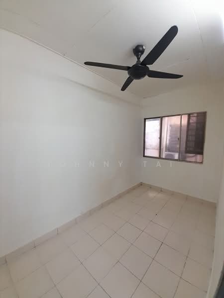 Flat for Rent at Vista Shop Apartment (Damansara Damai) - Johnny Tai - PropertyGuru.com.my