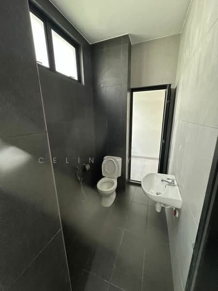 2-storey Terraced House for Rent in Taman Mount Austin (Tebrau) - Celine Yong - Bathroom - PropertyGuru.com.my