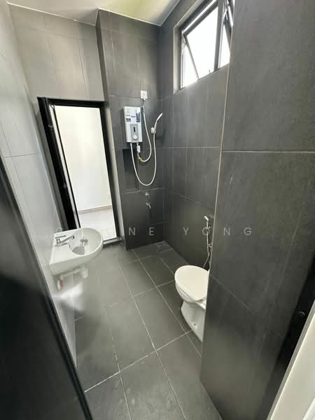 2-storey Terraced House for Rent in Taman Mount Austin (Tebrau) - Celine Yong - Bathroom - PropertyGuru.com.my