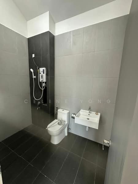 2-storey Terraced House for Rent in Taman Mount Austin (Tebrau) - Celine Yong - Bathroom - PropertyGuru.com.my
