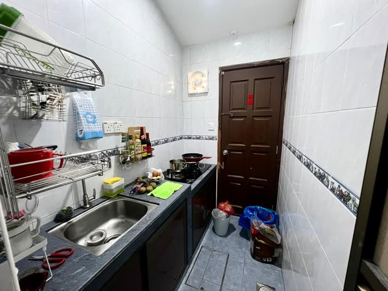 1.5-storey Terraced House for Sale in Taman Setia Indah (Tebrau) - Carson . - Kitchen - PropertyGuru.com.my