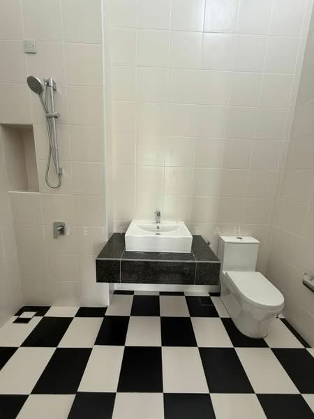 Rumah Teres 2 Tingkat untuk Dijual di Eco Majestic (Semenyih) - Jeff Cheah - Bathroom - PropertyGuru.com.my