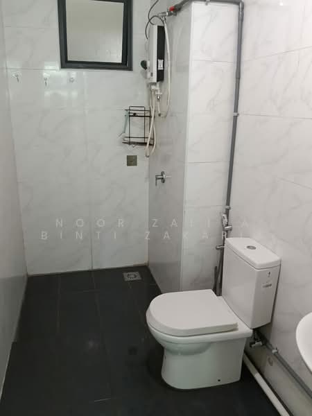 Servis Apartment untuk Disewa di Vista Alam - Noor Zalifa Binti Zakaria - Bathroom - PropertyGuru.com.my