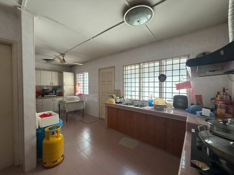 2-storey Terraced House for Sale in Bandar Sri Damansara (Selangor) - Yanis Cheong - Kitchen - PropertyGuru.com.my