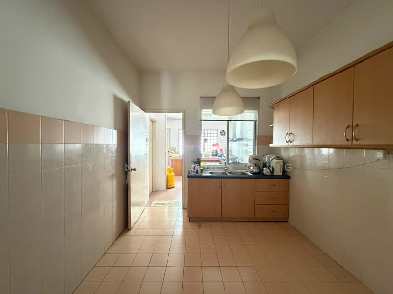 2-storey Terraced House for Sale in Bandar Sri Damansara (Selangor) - Yanis Cheong - Kitchen - PropertyGuru.com.my
