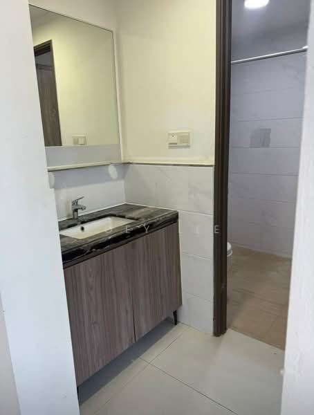 Service Residence for Sale at Country Garden Central Park - Zoey Lee - Bathroom - PropertyGuru.com.my