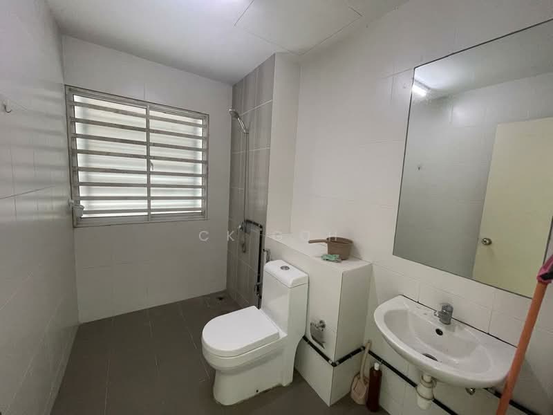 Rumah Teres 3 Tingkat untuk Dijual di Sunway Cassia (Batu Maung) - CK Goh - Bathroom - PropertyGuru.com.my