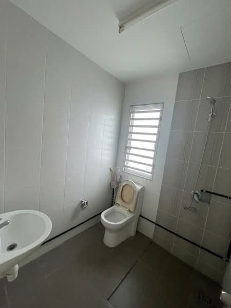 Rumah Teres 3 Tingkat untuk Dijual di Sunway Cassia (Batu Maung) - CK Goh - Bathroom - PropertyGuru.com.my
