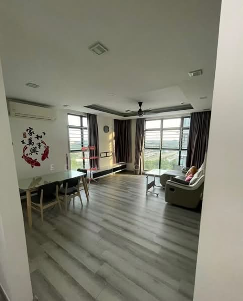 Servis Apartment untuk Disewa di The Garden Residences Premier, Skudai - Eddie Chan - Living Room - PropertyGuru.com.my