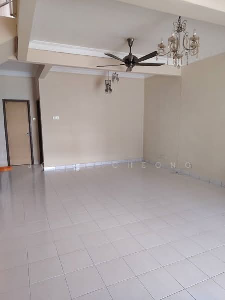 Rumah Teres untuk Disewa di Taman Kajang Perdana (Kajang) - Jonco Cheong - Living Room - PropertyGuru.com.my