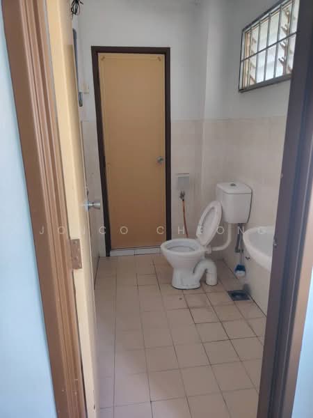 Rumah Teres untuk Disewa di Taman Kajang Perdana (Kajang) - Jonco Cheong - Bathroom - PropertyGuru.com.my