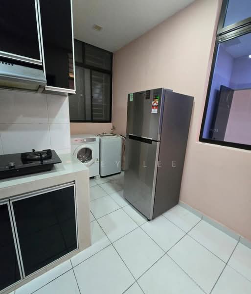 Service Residence for Sale at Sky Gardens Residences - Zoey Lee - Kitchen - PropertyGuru.com.my