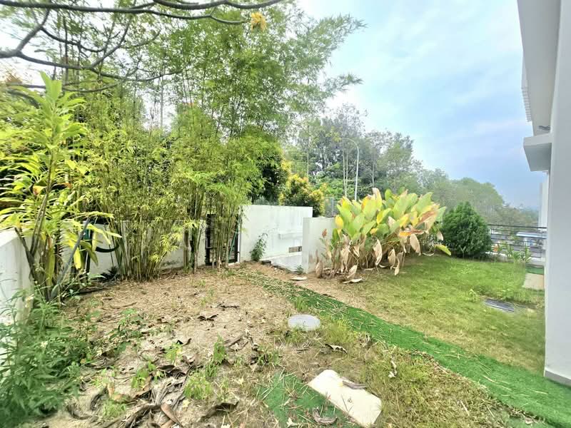 Rumah Teres 3 Tingkat untuk Dijual di Bandar Rinching (Semenyih) - Ali Idris - Garden - PropertyGuru.com.my