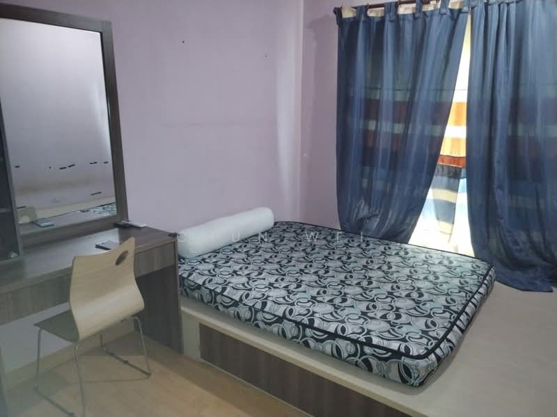 Servis Apartment untuk Dijual di Kuchai Avenue - Chun Wei - Bedroom - PropertyGuru.com.my