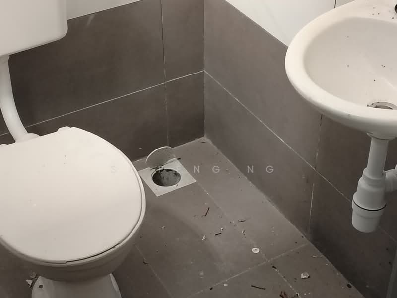 Shop for Rent in Taman Banting Jaya (Banting) - Si Peng Ng - Bathroom - PropertyGuru.com.my