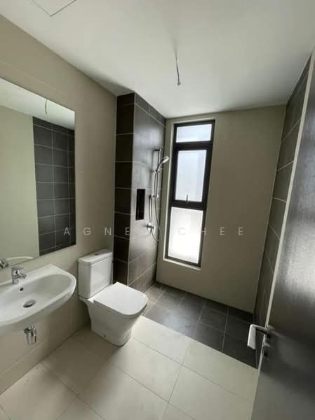 Rumah Berkembar untuk Dijual di Bukit Rahman Putra (Sungai Buloh) - Agnes Chee - PropertyGuru.com.my