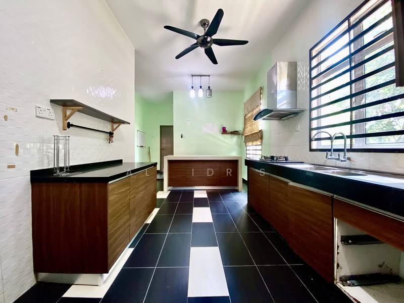 Bungalow for Sale in Kajang (Selangor) - Ali Idris - Kitchen - PropertyGuru.com.my
