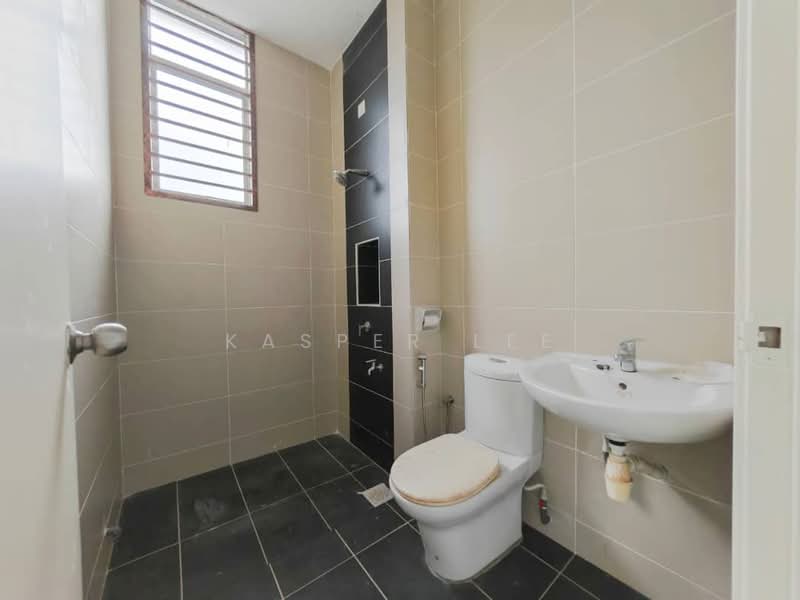 2.5-storey Terraced House for Sale in Bandar Seri Alam (Masai) - Kasper Lee - Bathroom - PropertyGuru.com.my