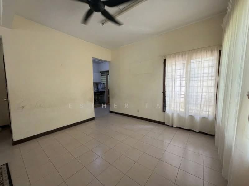2-storey Terraced House for Rent in Bandar Sri Damansara (Selangor) - Esther Tan - Living Room - PropertyGuru.com.my