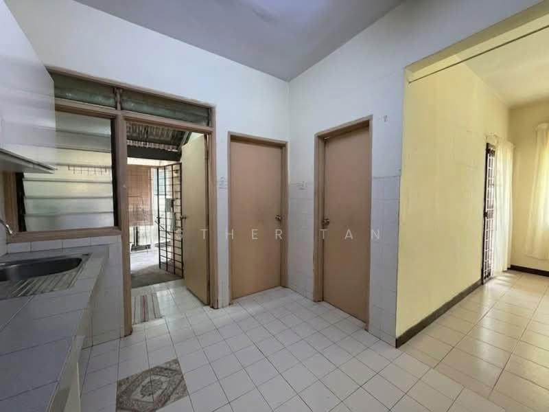2-storey Terraced House for Rent in Bandar Sri Damansara (Selangor) - Esther Tan - Kitchen - PropertyGuru.com.my