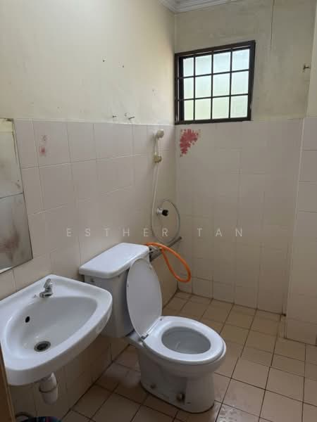 2-storey Terraced House for Rent in Bandar Sri Damansara (Selangor) - Esther Tan - Bathroom - PropertyGuru.com.my