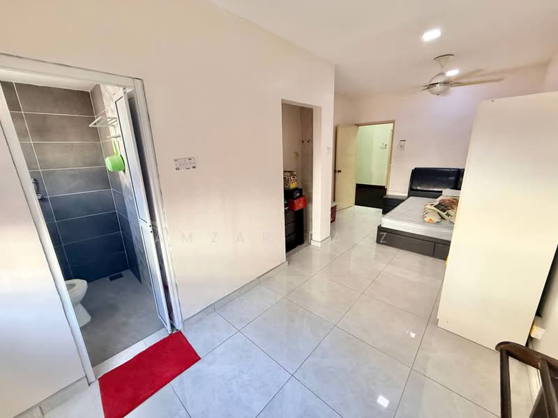 2-storey Terraced House for Sale in Bukit Jelutong (Shah Alam) - Amzar Faiz - PropertyGuru.com.my