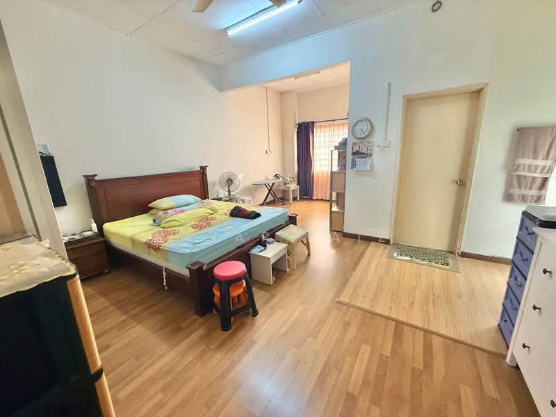 2-storey Terraced House for Sale in Bukit Jelutong (Shah Alam) - Amzar Faiz - PropertyGuru.com.my