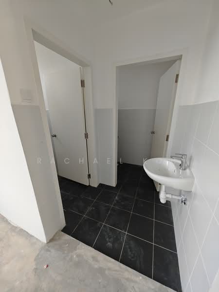 Shop / Office for Rent in Taman Bukit Kaze (Ulu Tiram) - Rachael Koh - PropertyGuru.com.my