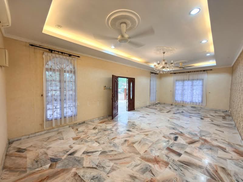 Rumah Teres 2 Tingkat untuk Dijual di Bandar Tun Hussein Onn (Cheras) - Ali Idris - Living Room - PropertyGuru.com.my